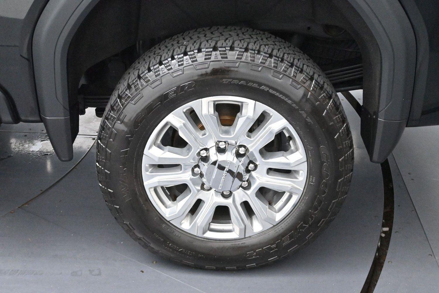 Used 2020 Onyx Black GMC Denali image 34