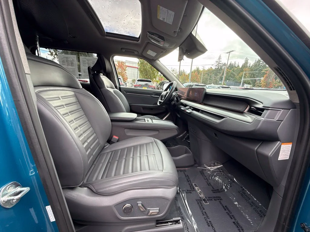 Used 2024 Ocean Blue Kia Land image 19