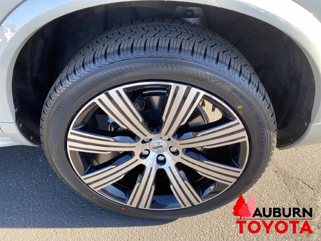 Used 2020 Birch Light Metallic Volvo T8 Inscription image 23