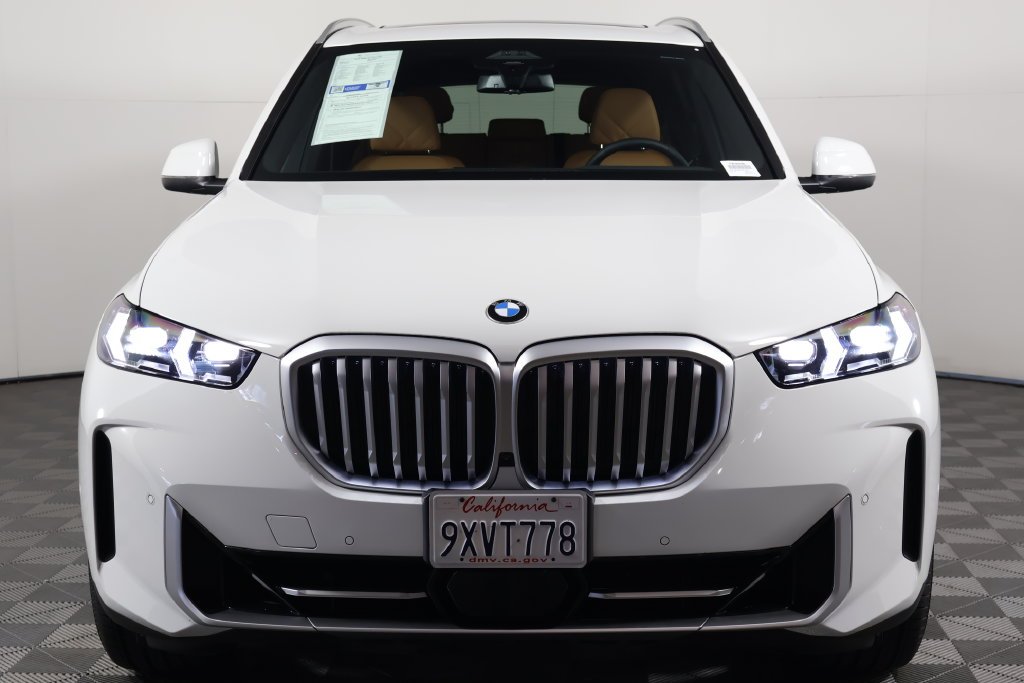 Certified Used 2026 Alpine White BMW sDrive40i image 2