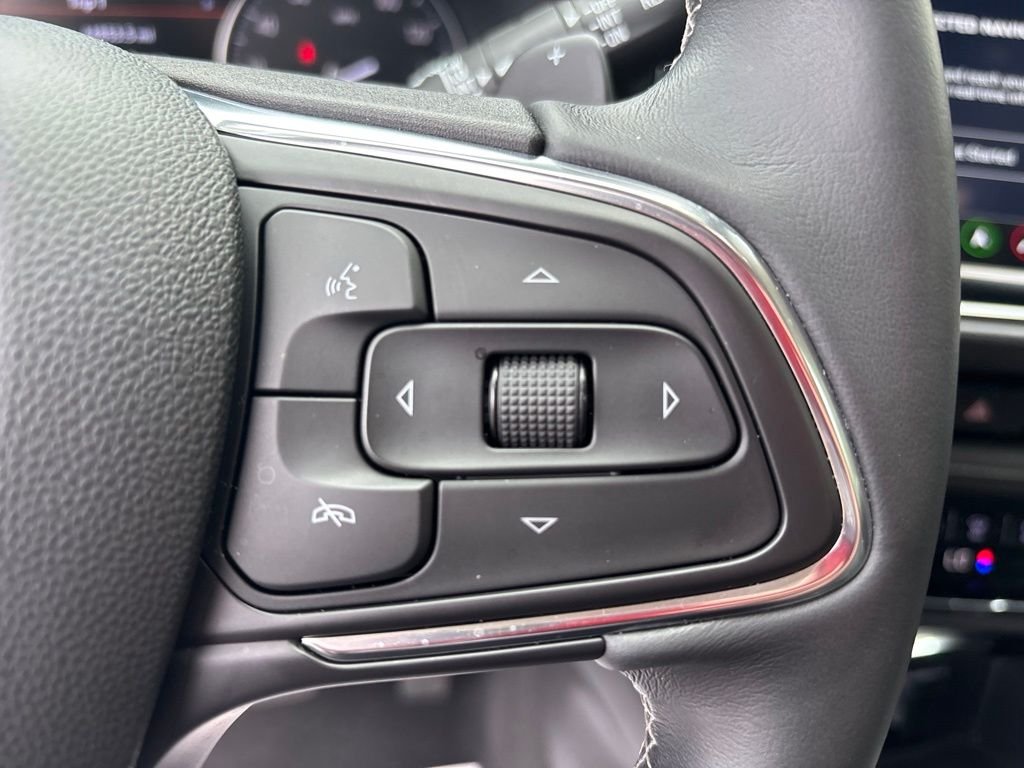 Used 2022 Red Buick Avenir image 30