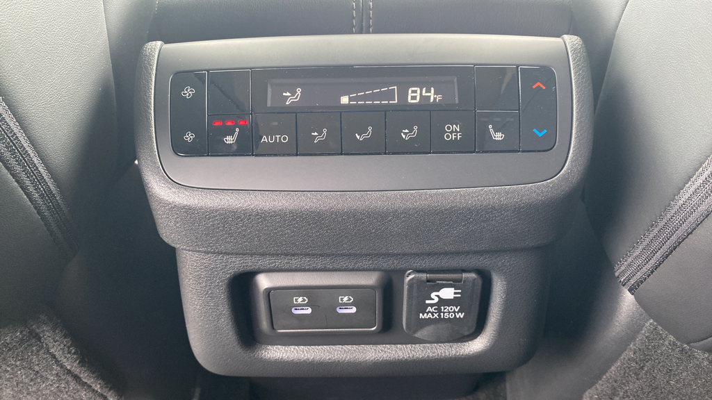 Used 2026 Super Black Nissan Platinum image 28