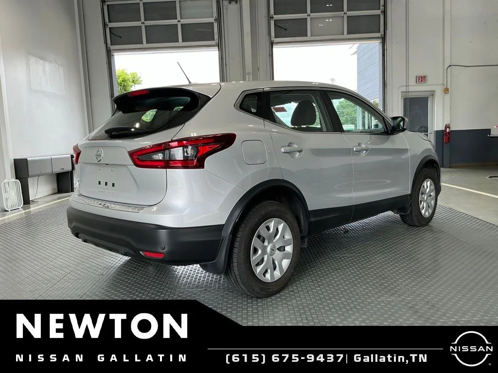 Used 2020 Brilliant Silver Metallic Nissan S image 13