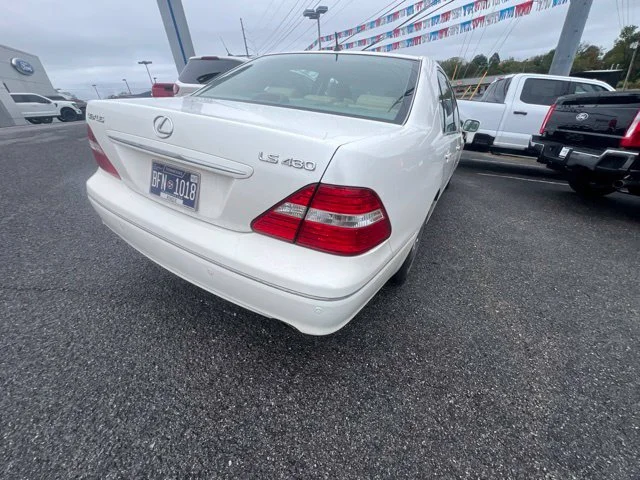 Used 2005 White Lexus 430 image 14