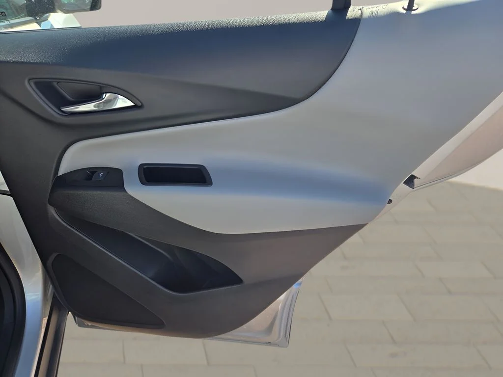 Used 2022 Silver Chevrolet LS image 9