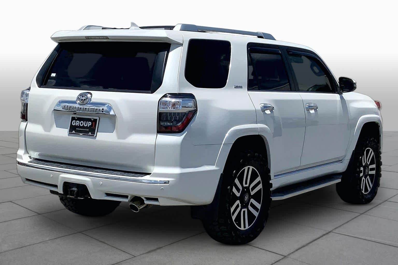 Used 2014 Blizzard Pearl Toyota Limited image 12