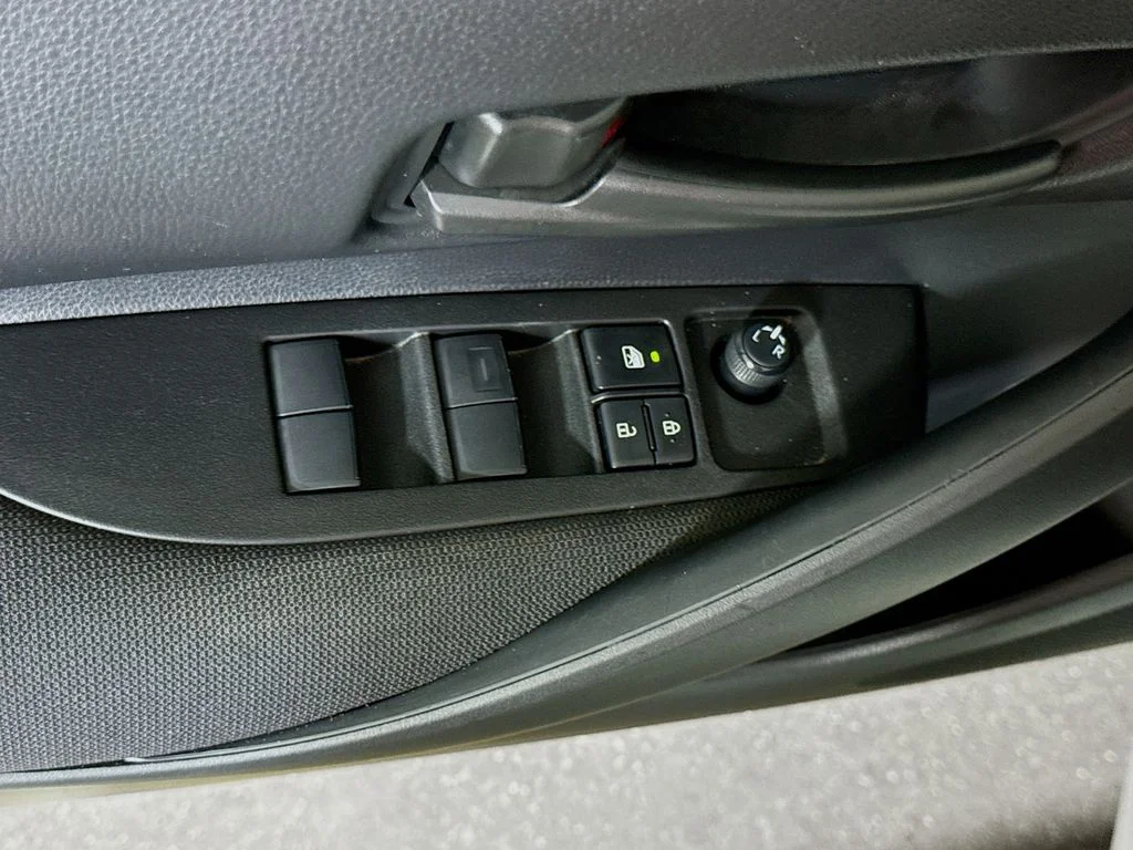 Used 2024 Wind Chill Pearl Toyota Hybrid LE image 16