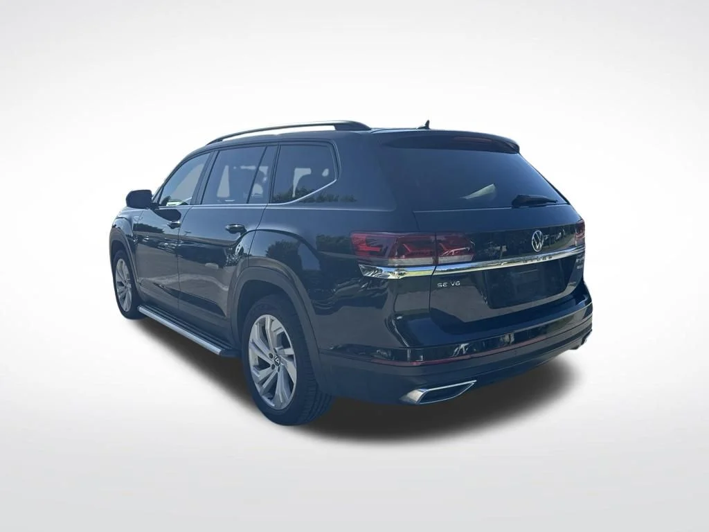 Used 2022 Deep Black Pearl Effect Volkswagen 3.6L V6 SE w/Technology image 6