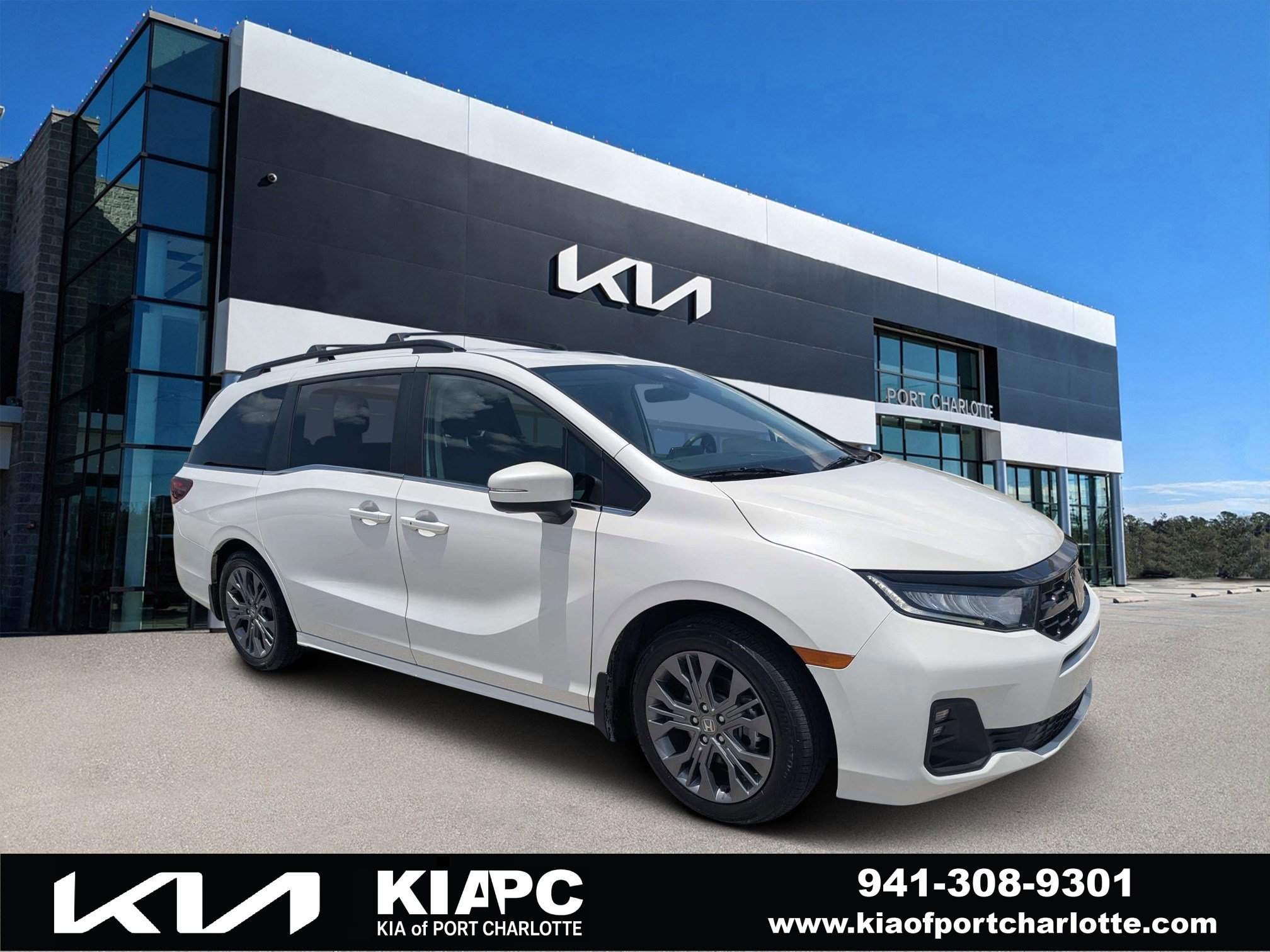 2025 Honda Odyssey Touring's photo