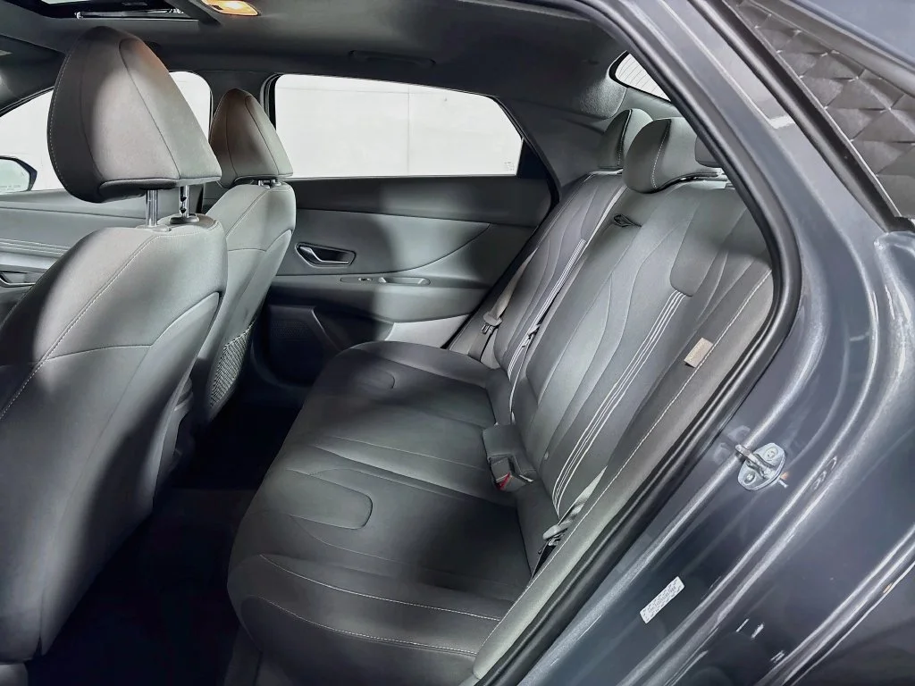 Used 2025 Gray Hyundai SEL Convenience image 21