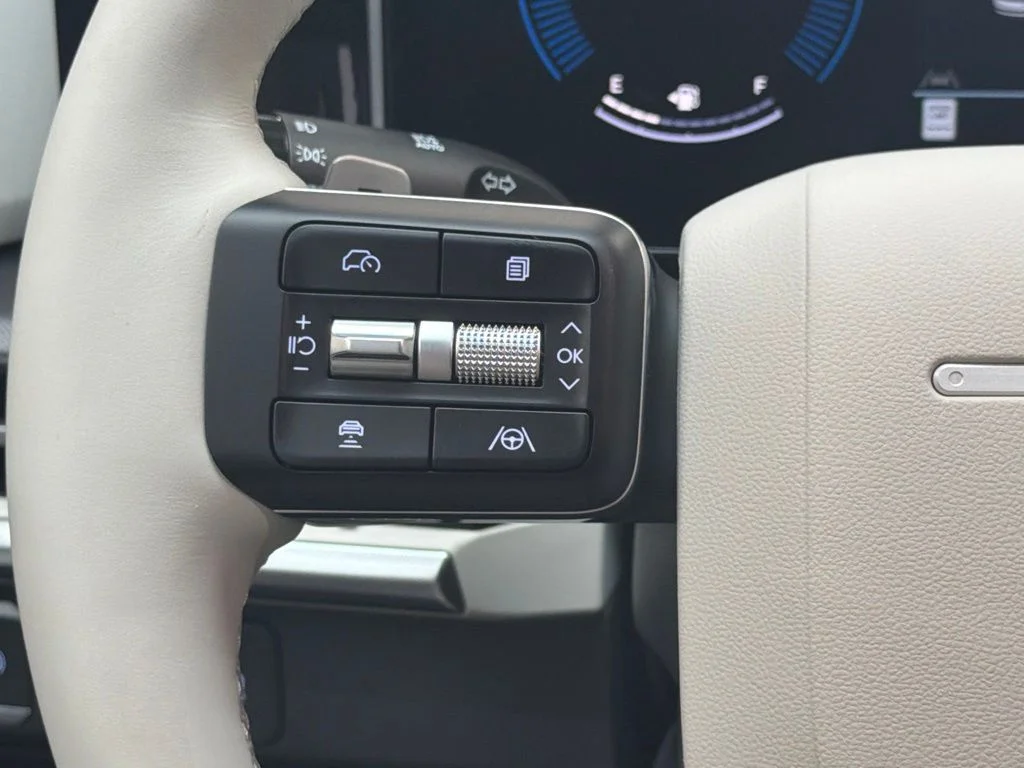 New 2027 Serenity White Hyundai SE image 21