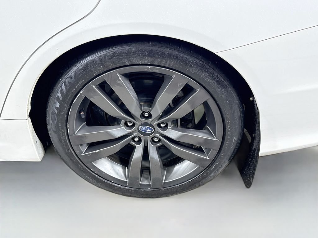 Used 2016 Crystal White Pearl Subaru Limited image 32