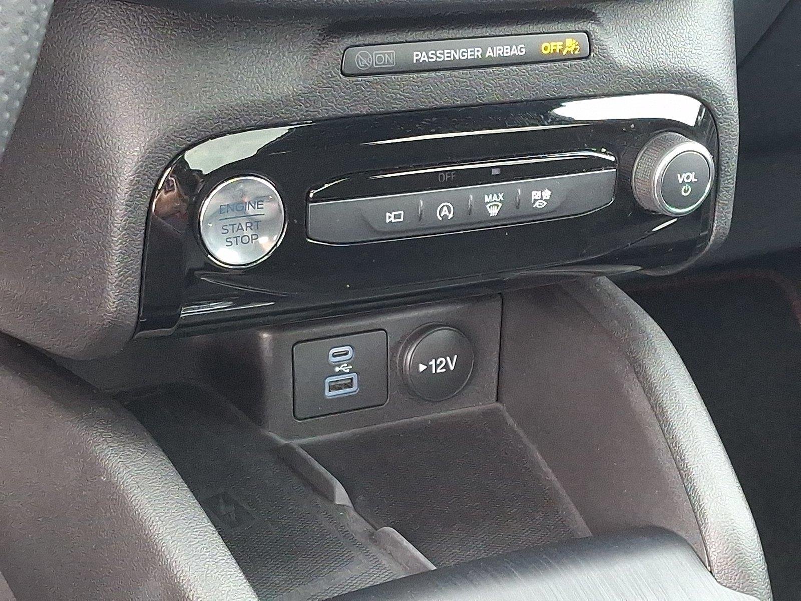 Used 2023 Agate Black Metallic Ford ST-Line Select image 16