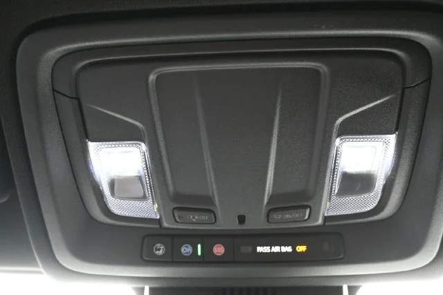Used 2025 White GMC AT4 image 34