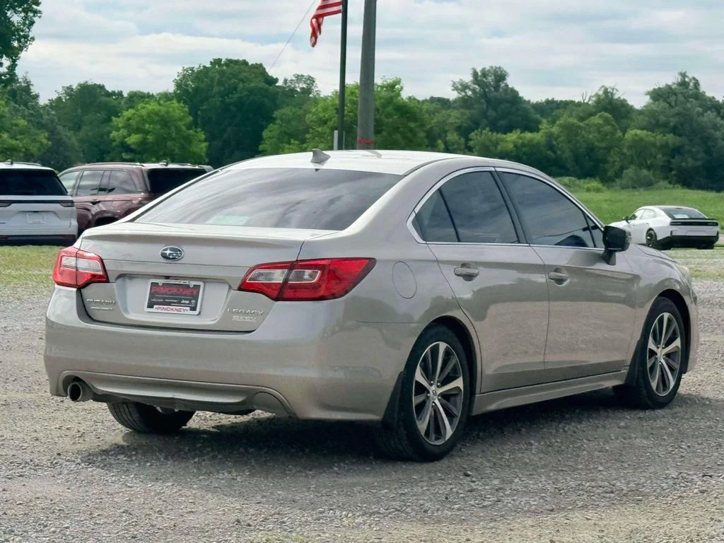 Used 2016 Gray Subaru 2.5i image 7