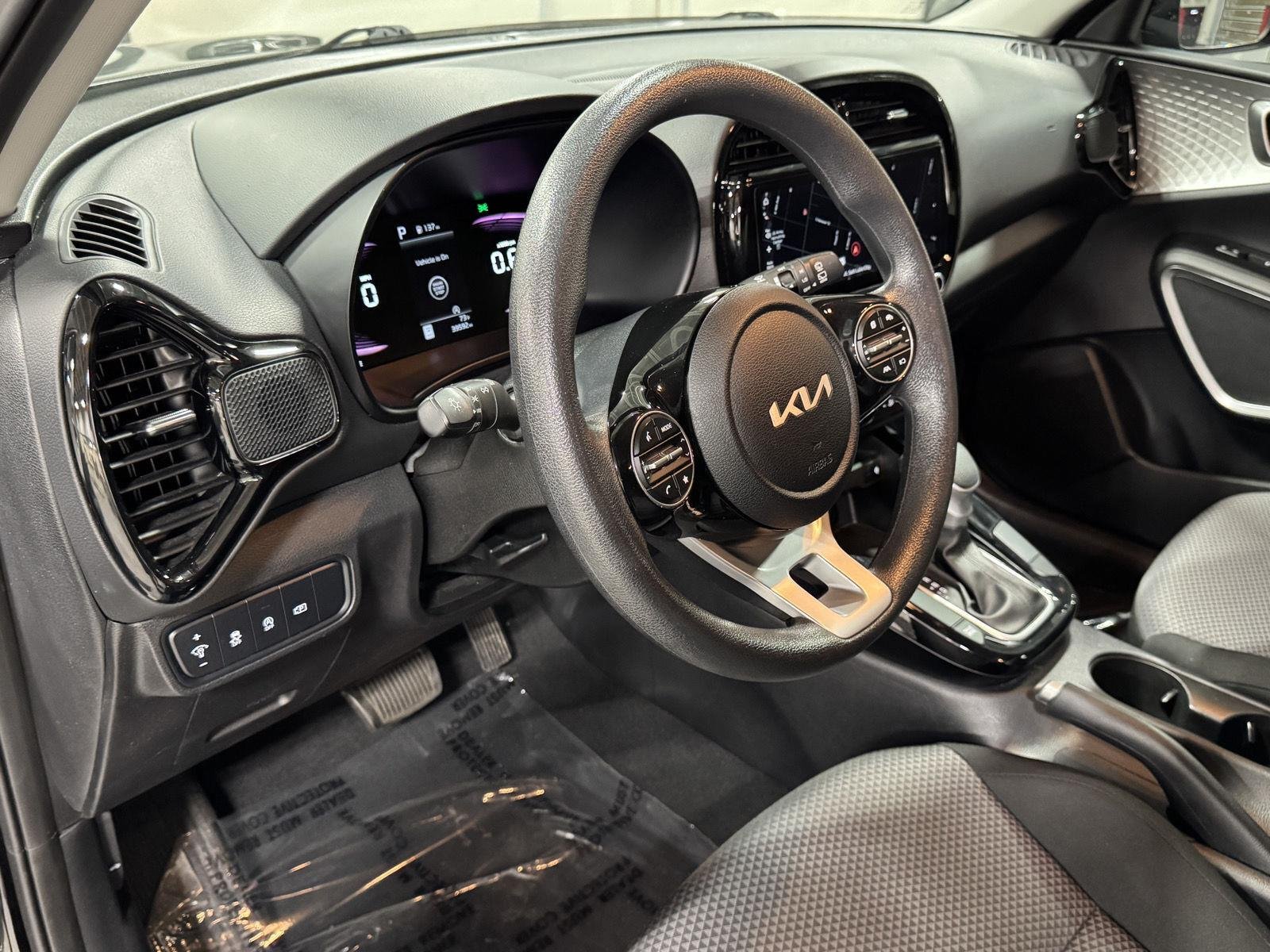 2023 Kia Soul S - Photo 21
