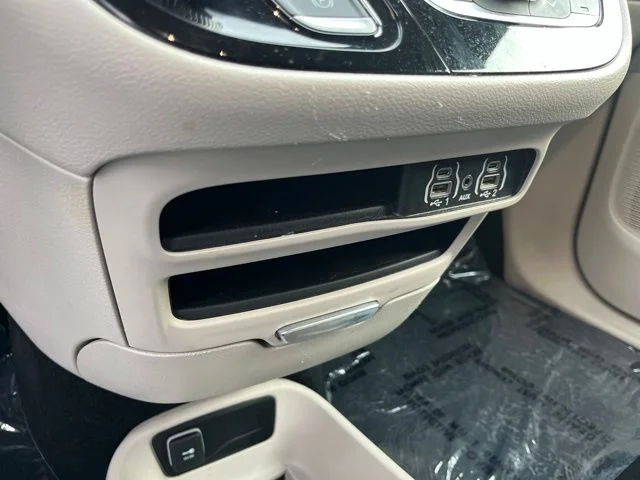 Used 2023 Gray Chrysler Touring L image 26