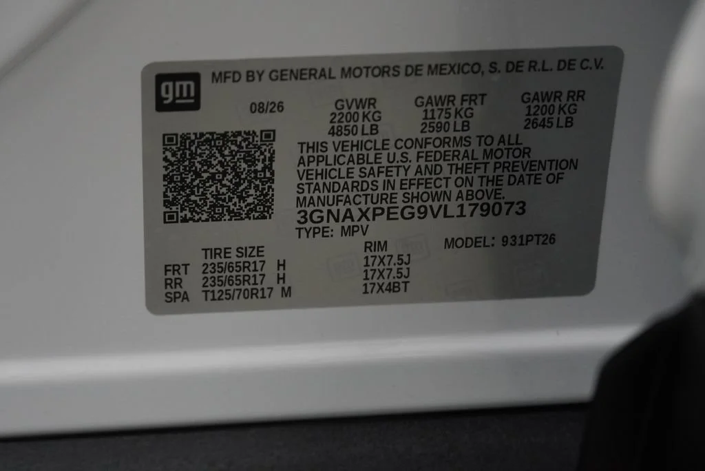 New 2027 Summit White Chevrolet LT image 43