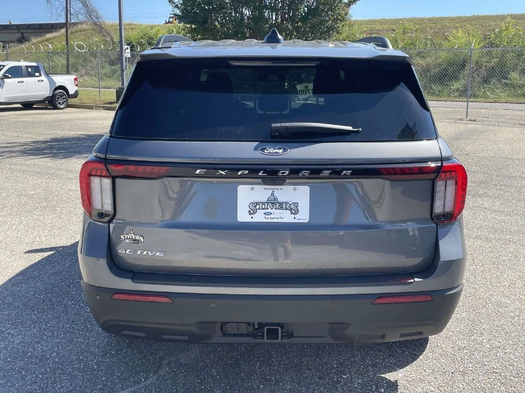 New 2027 Gray Ford Active image 4