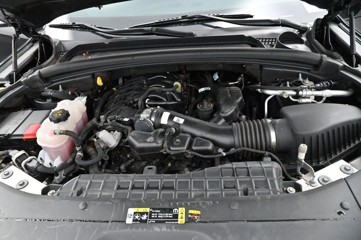 Used 2023 Rocky Mountain Pearlcoat Jeep Limited image 43