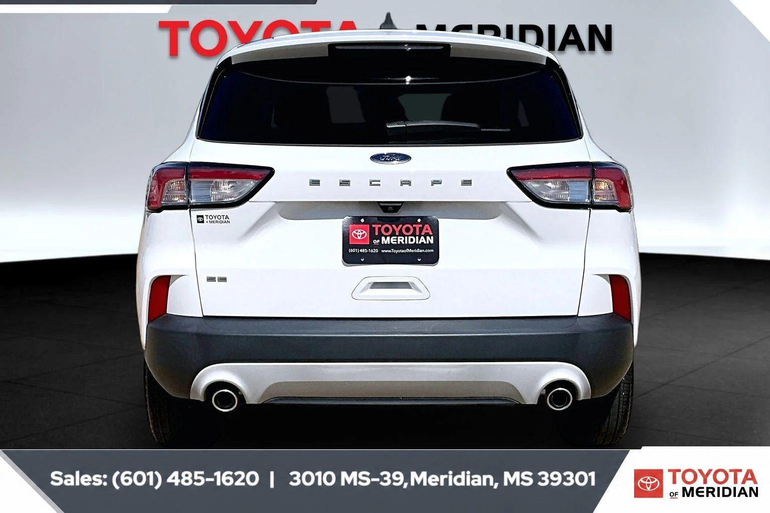 Used 2022 Oxford White Ford SE image 4