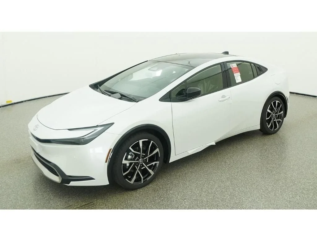 New 2026 Wind Chill Pearl Toyota XSE image 1
