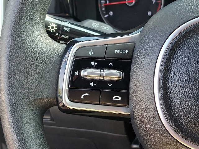 Used 2022 Silver Kia LX image 21