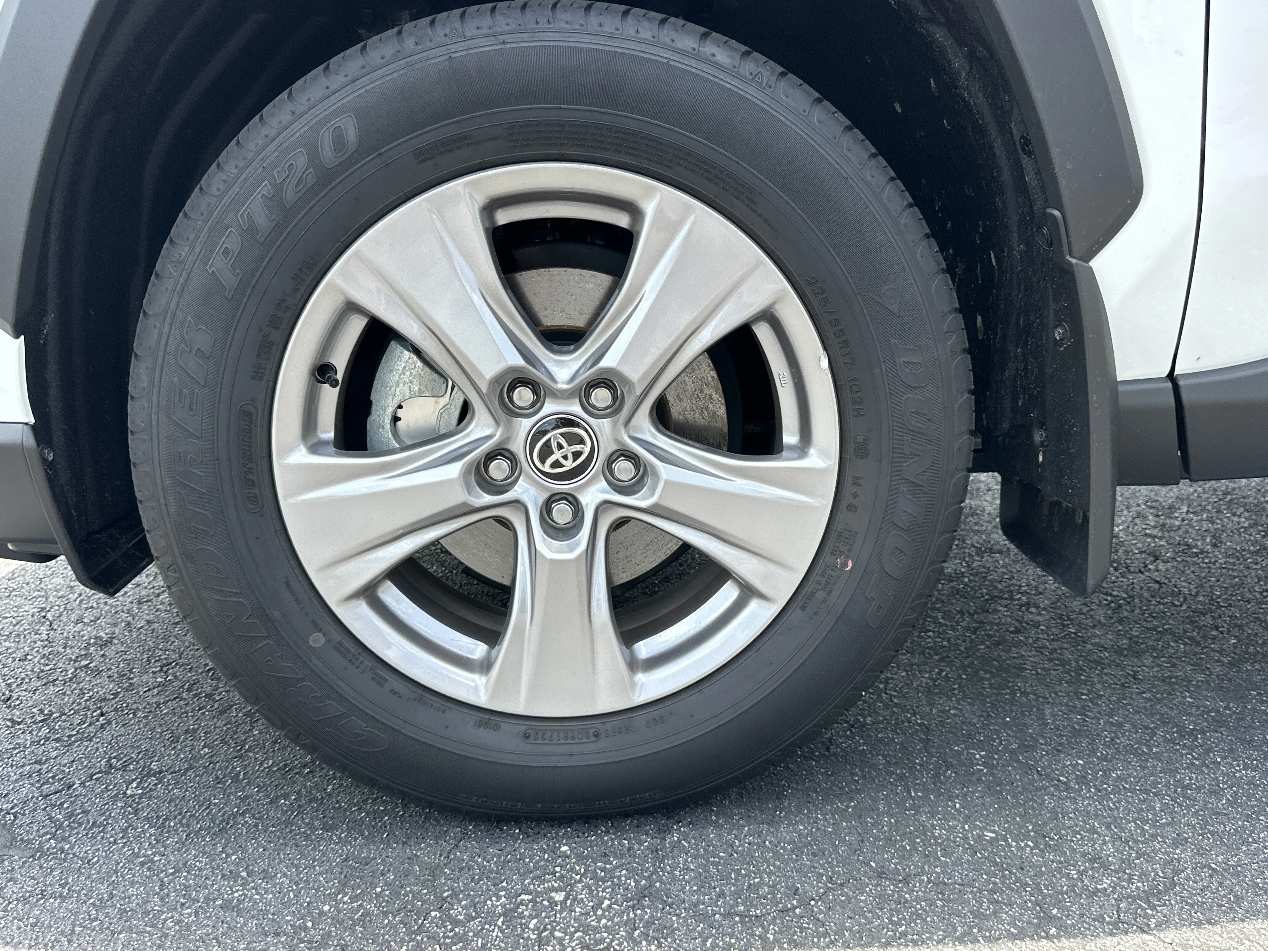 Used 2025 Ice Cap Toyota XLE image 11
