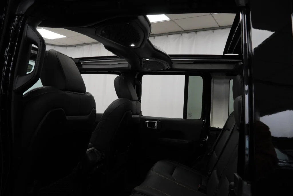 New 2027 Black Clear-Coat Paint Jeep Sahara image 5