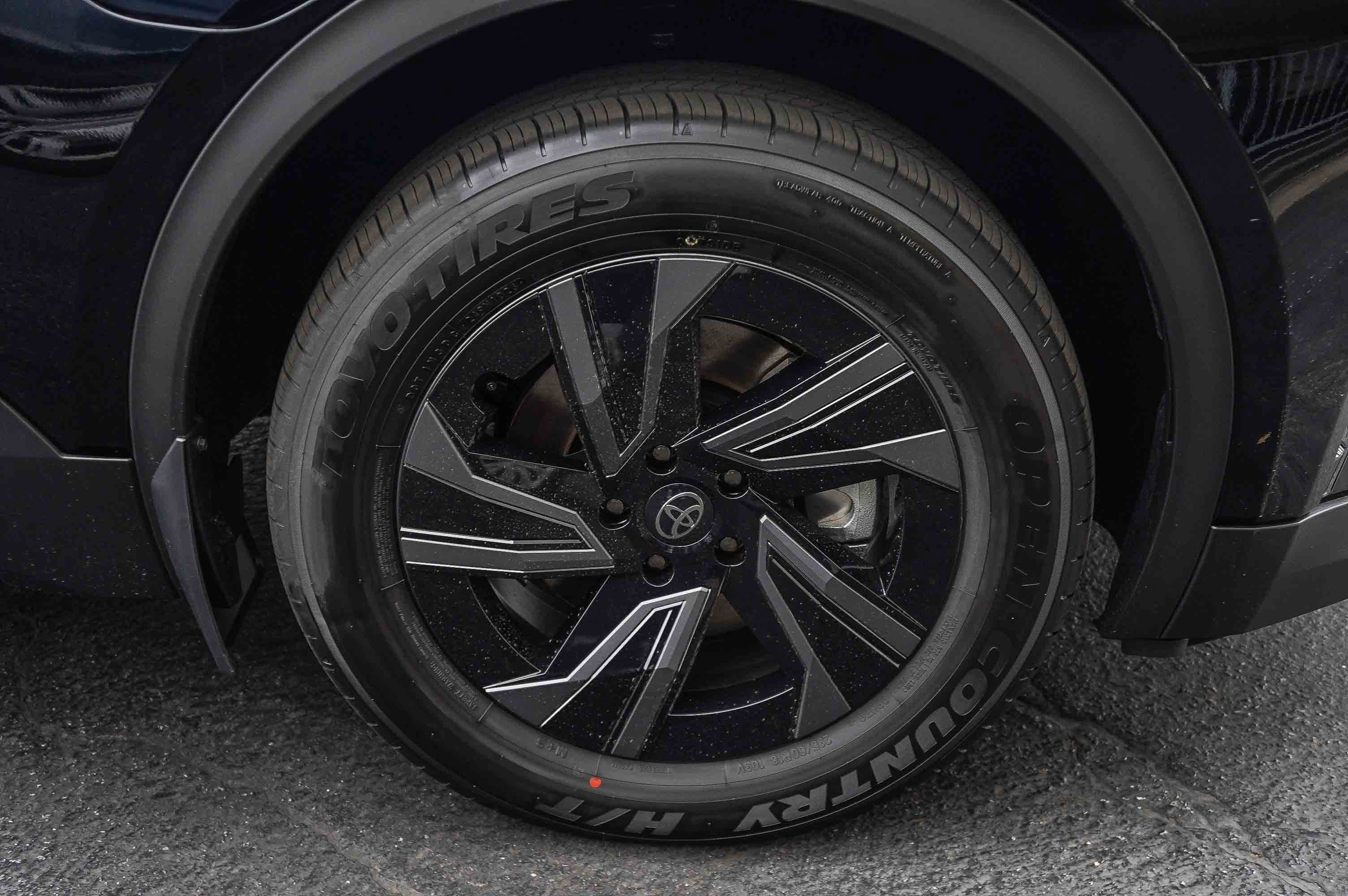 New 2026 Midnight Black Metallic Toyota SE image 10