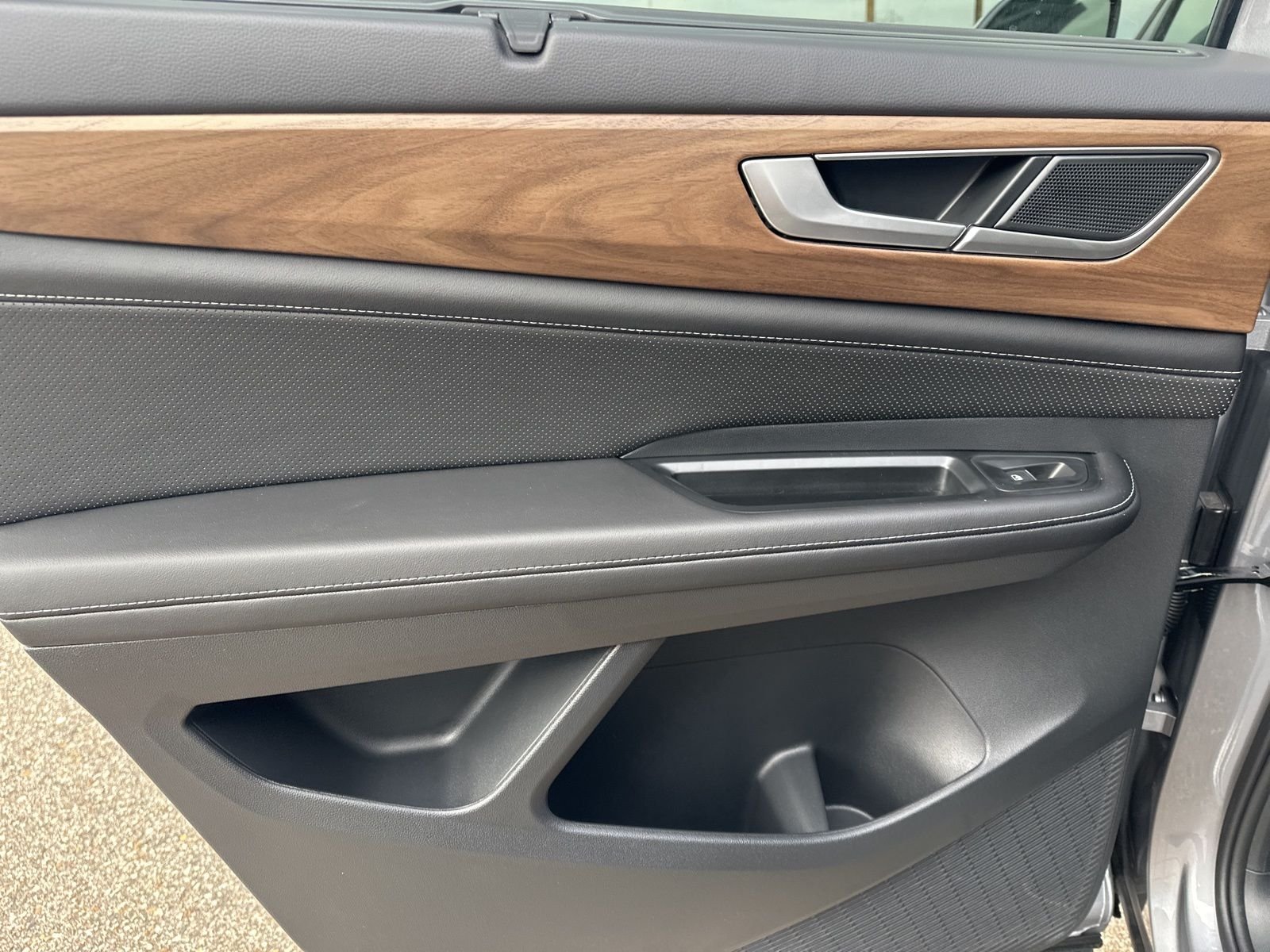 2026 Volkswagen Atlas SE w/Tech - Photo 30