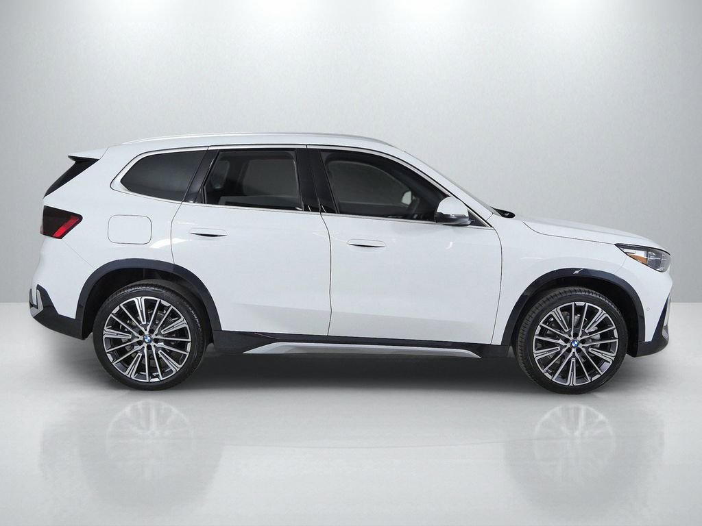 Used 2026 Alpine White BMW xDrive28i image 9