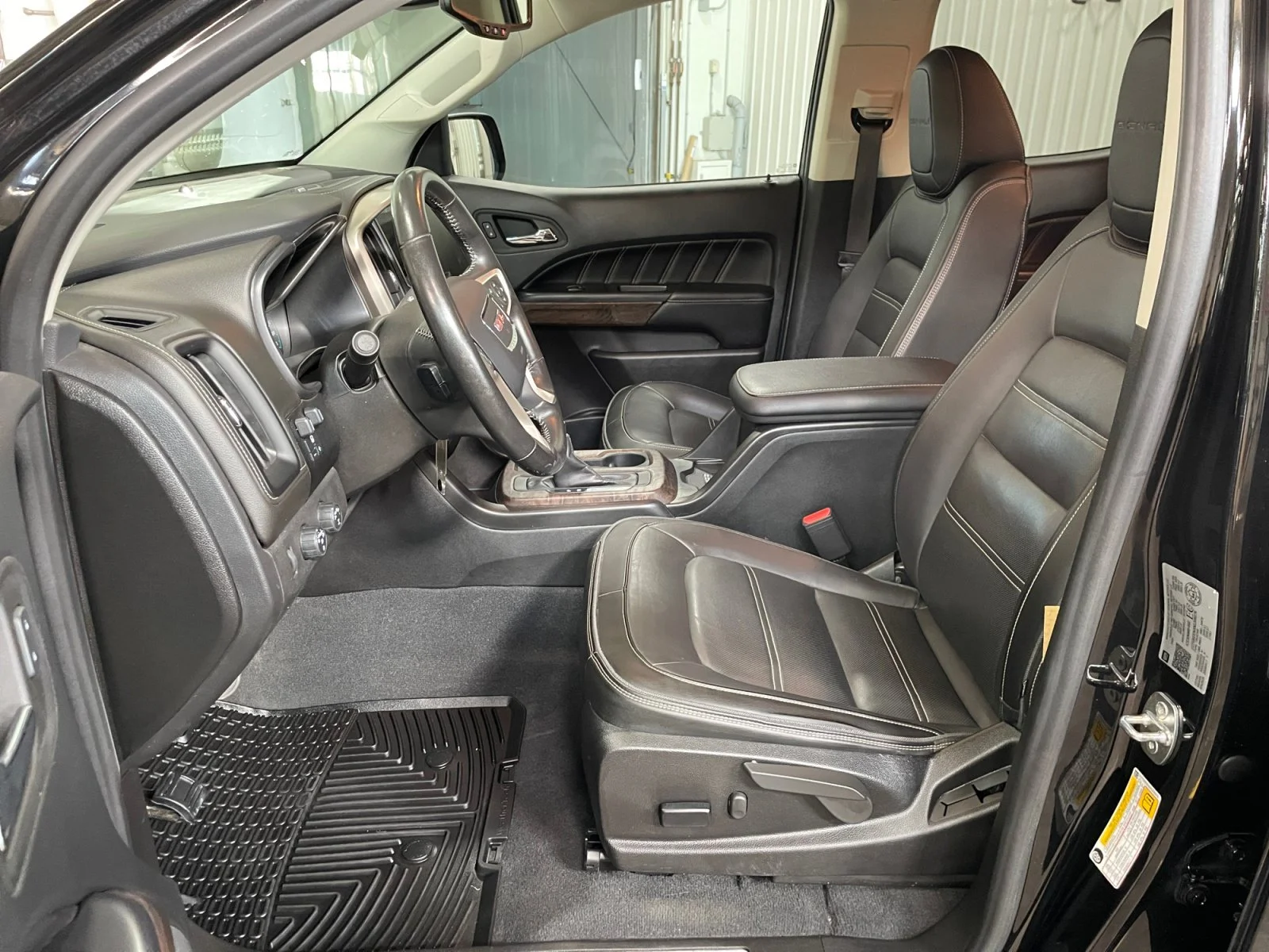 Used 2022 BLACK GMC Crew Cab 4WD DENALI image 18