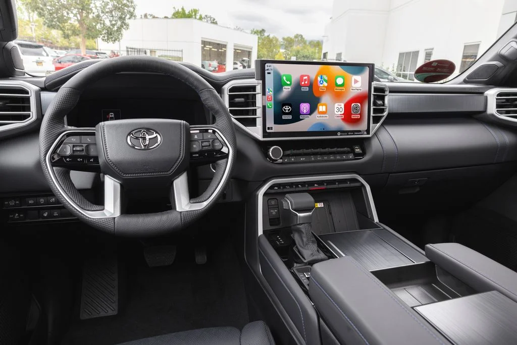 New 2026 Wind Chill Pearl <sup>1</sup> Toyota Tundra Platinum image 13