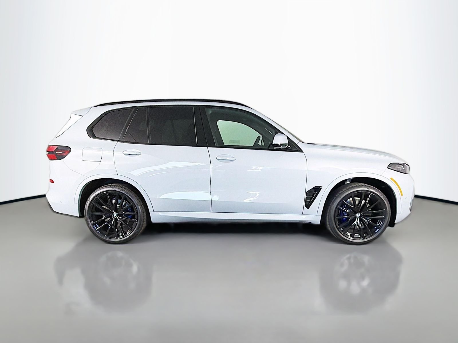 New 2026 Brooklyn Grey Metallic BMW sDrive40i image 8