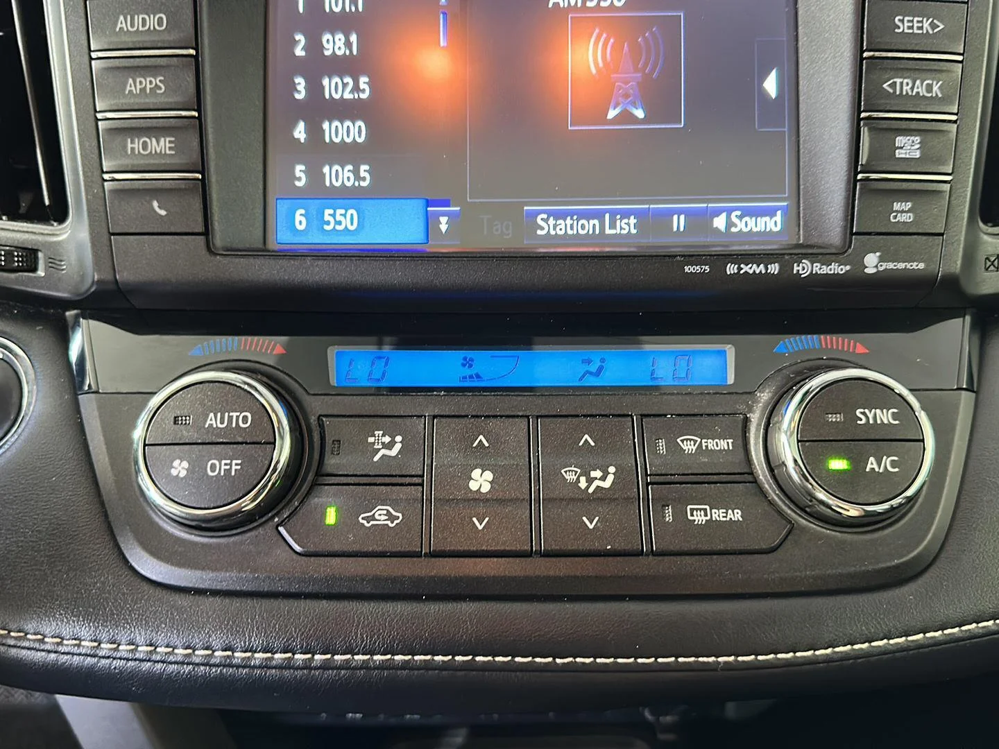 Used 2018 Pearl Toyota Limited image 17