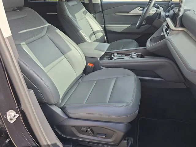 Used 2026 Agate Black Metallic Ford Active image 38