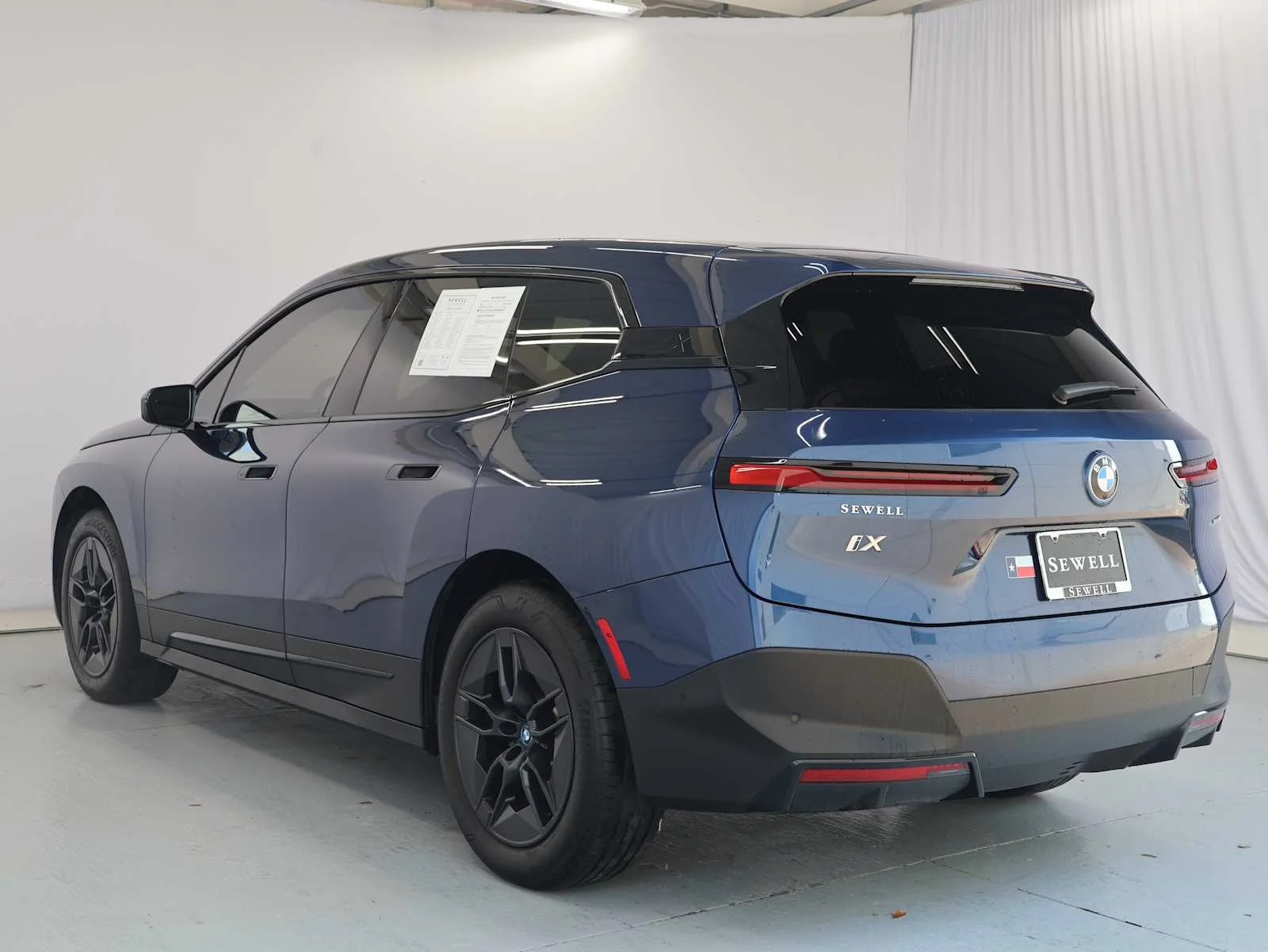 Used 2024 Phytonic Blue Metallic BMW xDrive50 image 6