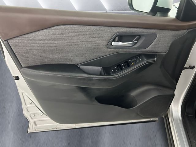 Used 2022 Silver Nissan SV image 12