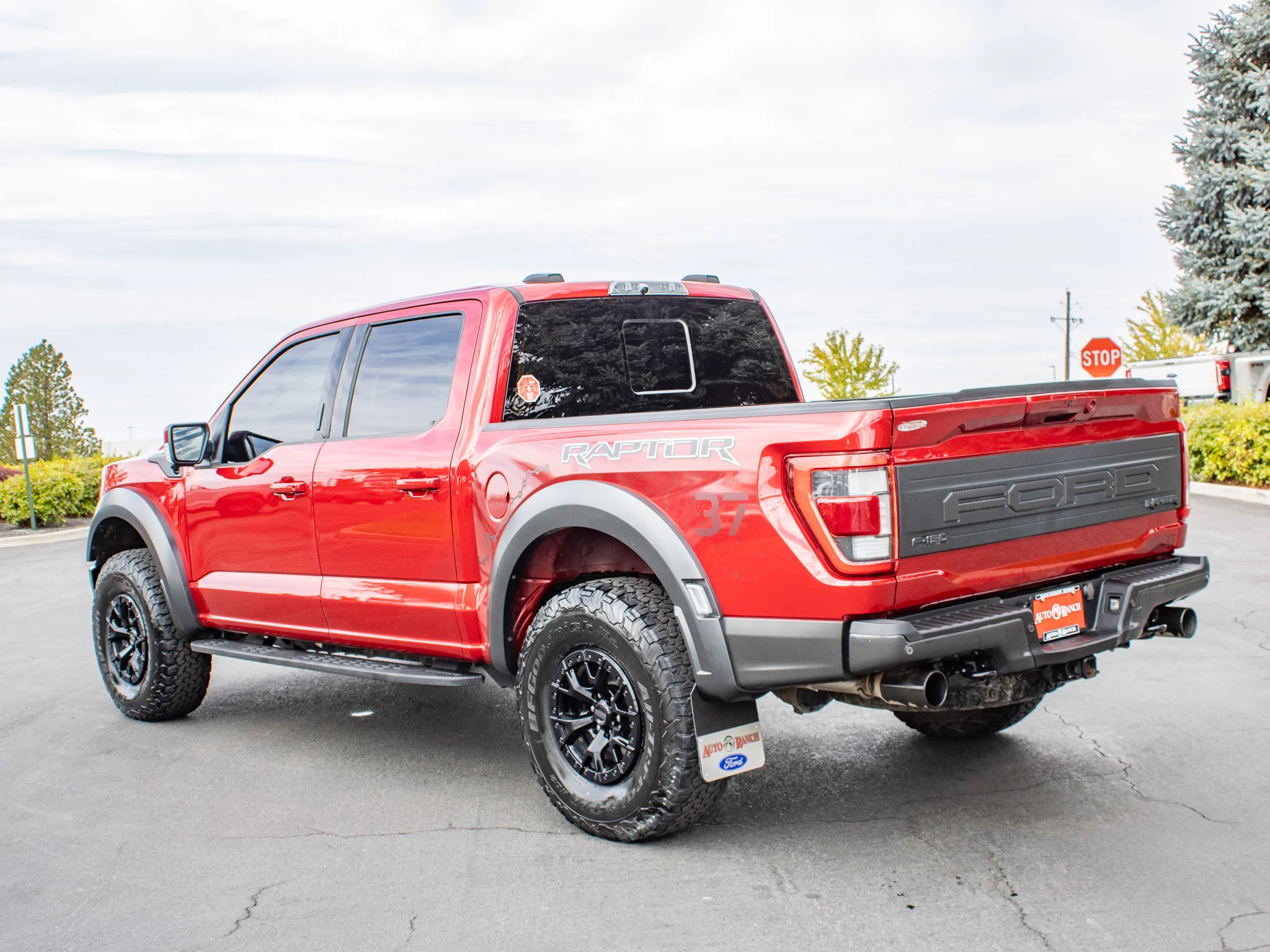 Used 2023 Rapid Red Metallic Tinted Clearcoat Ford Raptor image 6