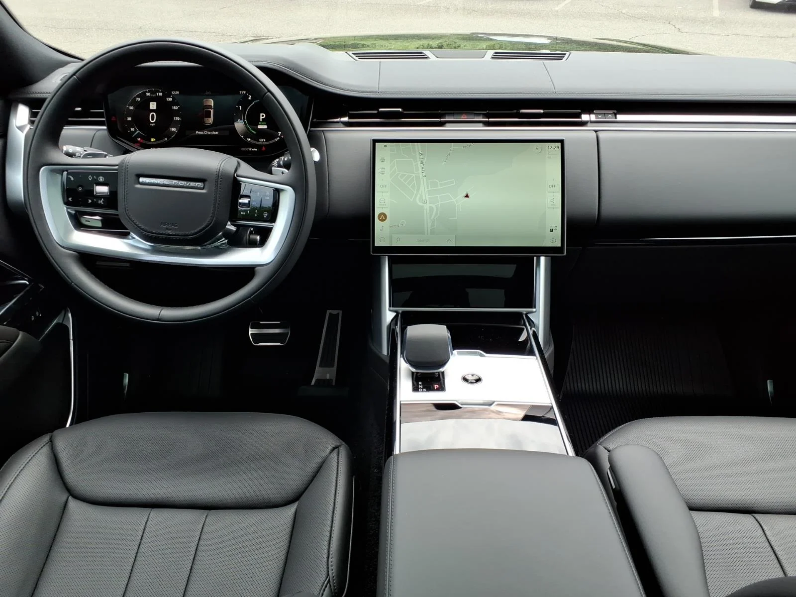 New 2026 Black Land Rover SE image 4
