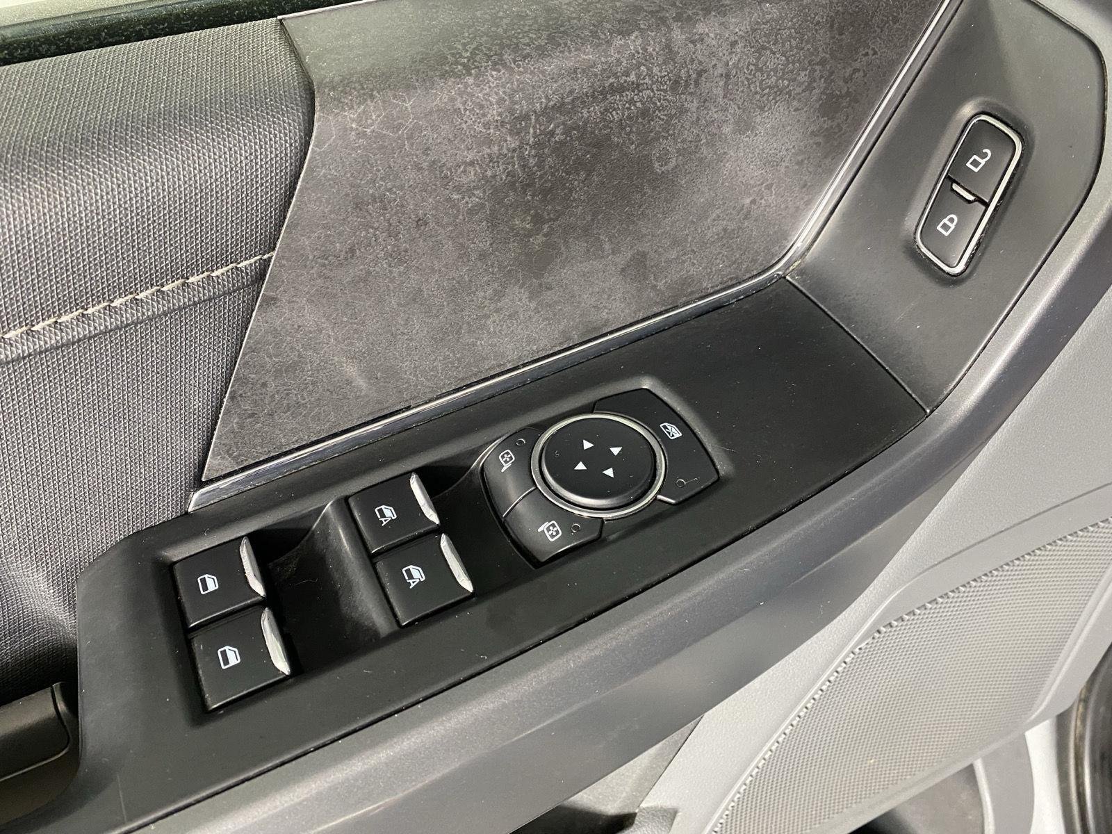 Used 2025 Iconic Silver Ford XLT image 13