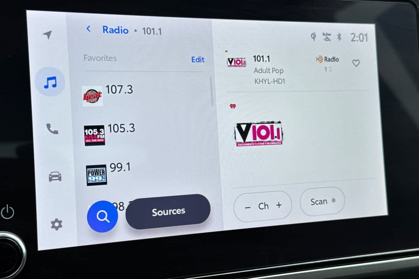 Used 2025 Midnight Black Metallic Toyota LE image 19