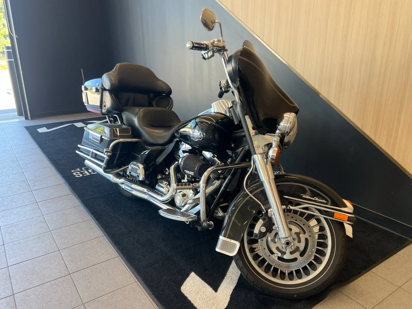 Used 2011 Black Harley-Davidson ULTRA CLASSIC image 31