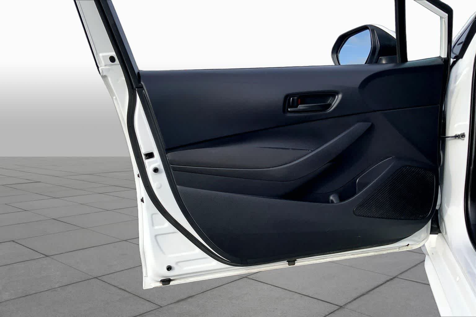 Used 2024 Ice Cap Toyota LE image 21