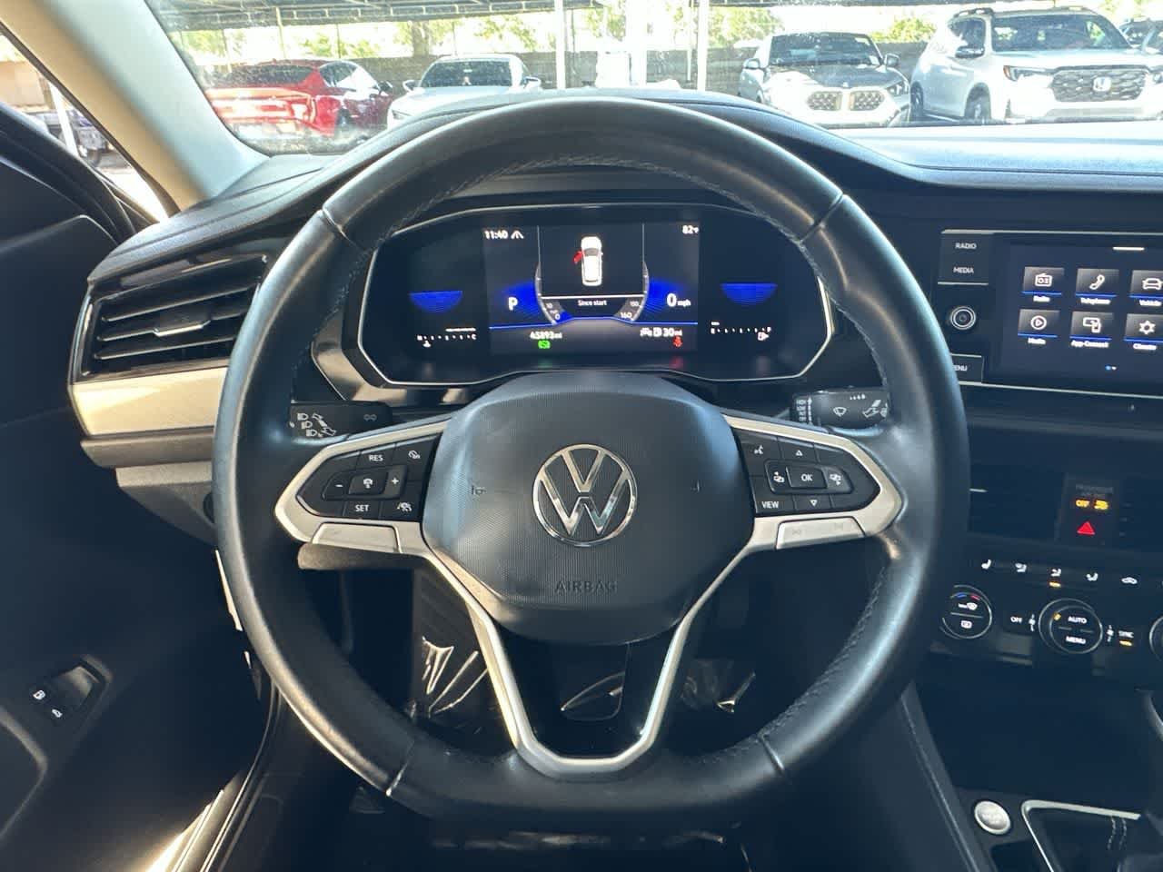 Used 2022 Deep Black Pearl Volkswagen SE image 15