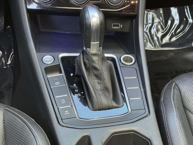 Used 2019 Gray Volkswagen SEL Premium image 21