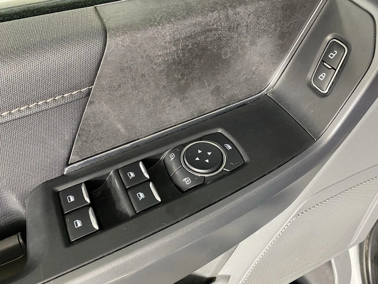 Used 2025 Iconic Silver Ford XLT image 13