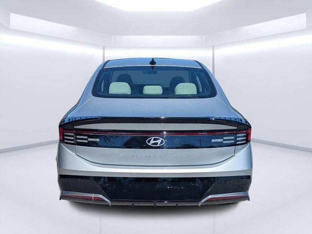 New 2026 Silver Hyundai SEL Sport image 4