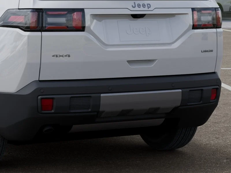 New 2026 Bright White Clear-Coat Exterior Paint Jeep Laredo image 39